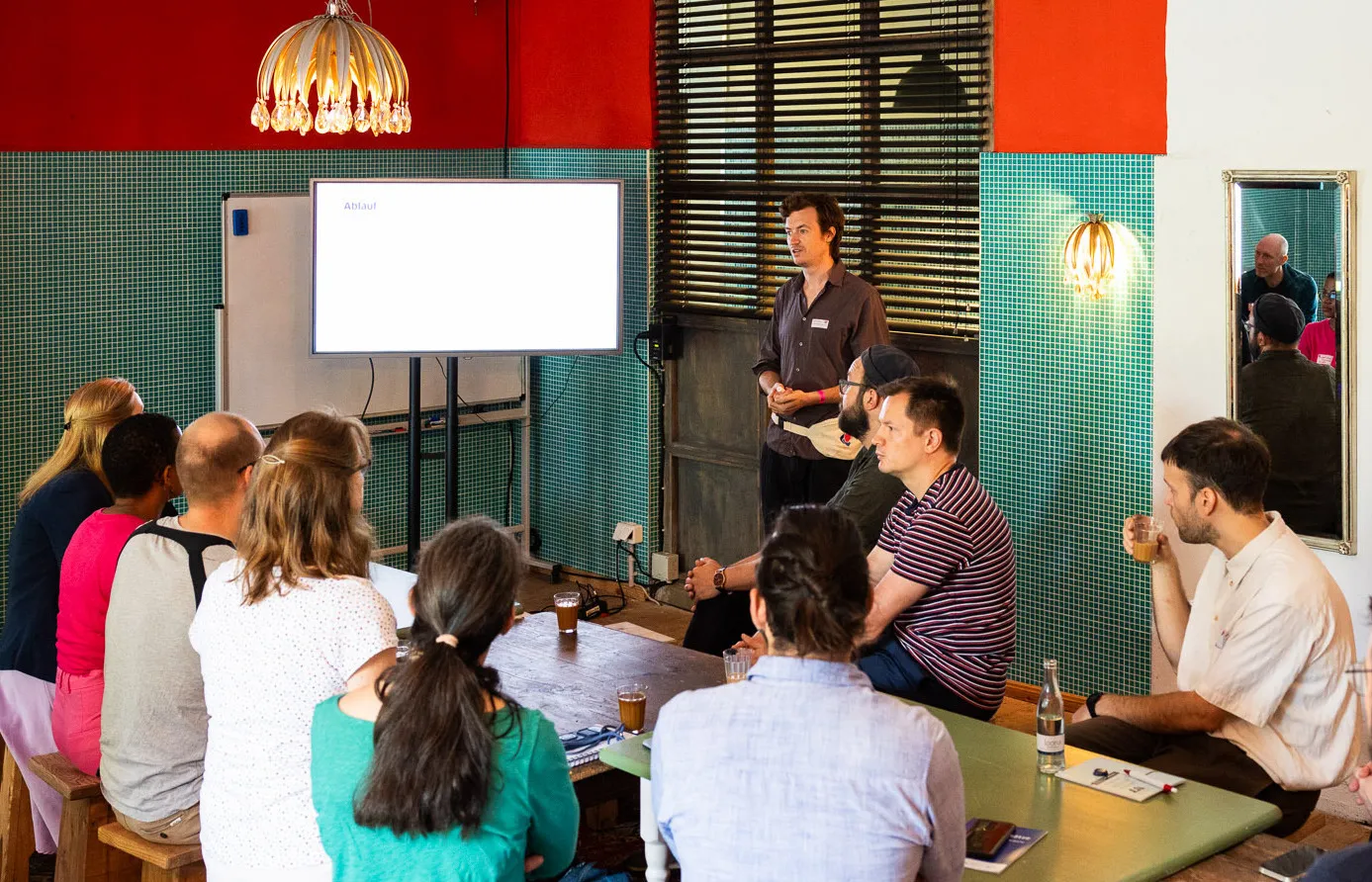 Photo of Klemens Maget in a workshop at the Open Data Day 2020